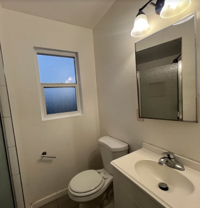 Photo - 1348 W 92nd St Unit 3-