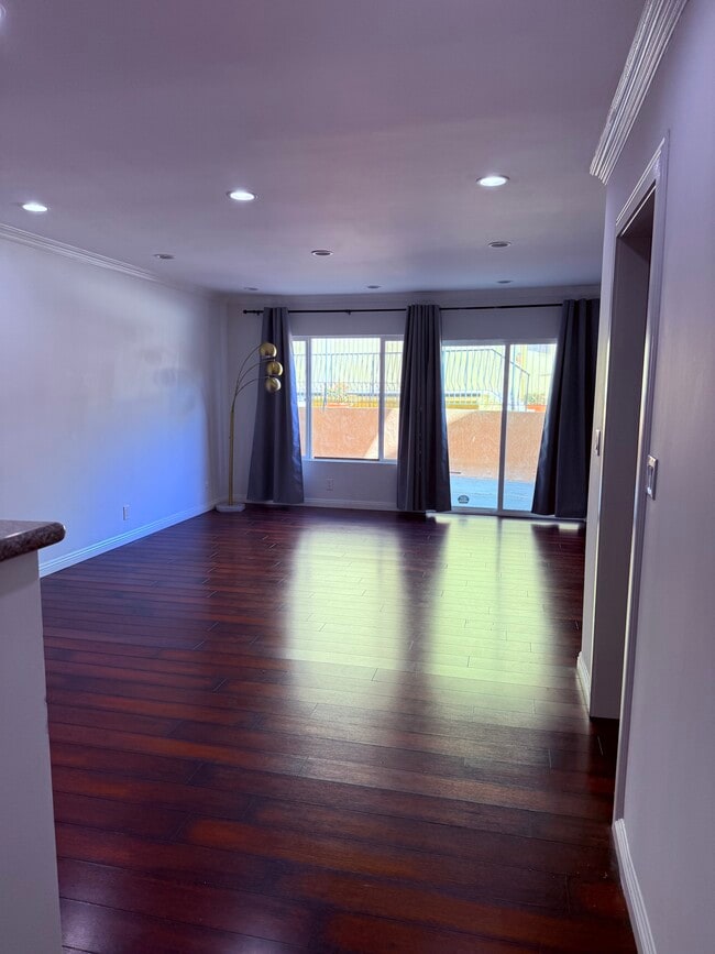 Photo - 5651 Windsor Way Unit 105