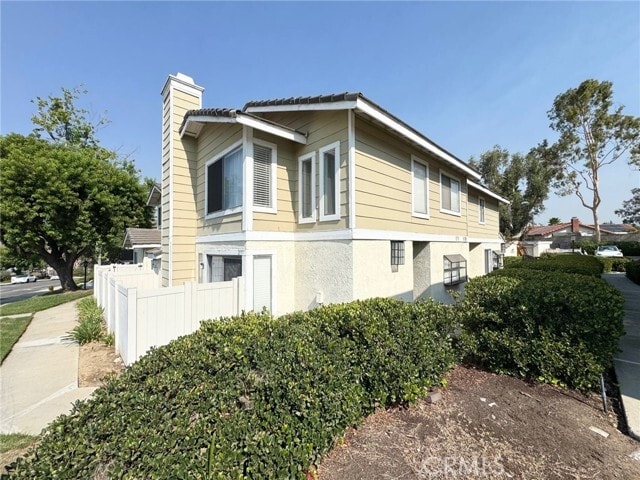 Building Photo - 23757 Highland Valley Rd Rental