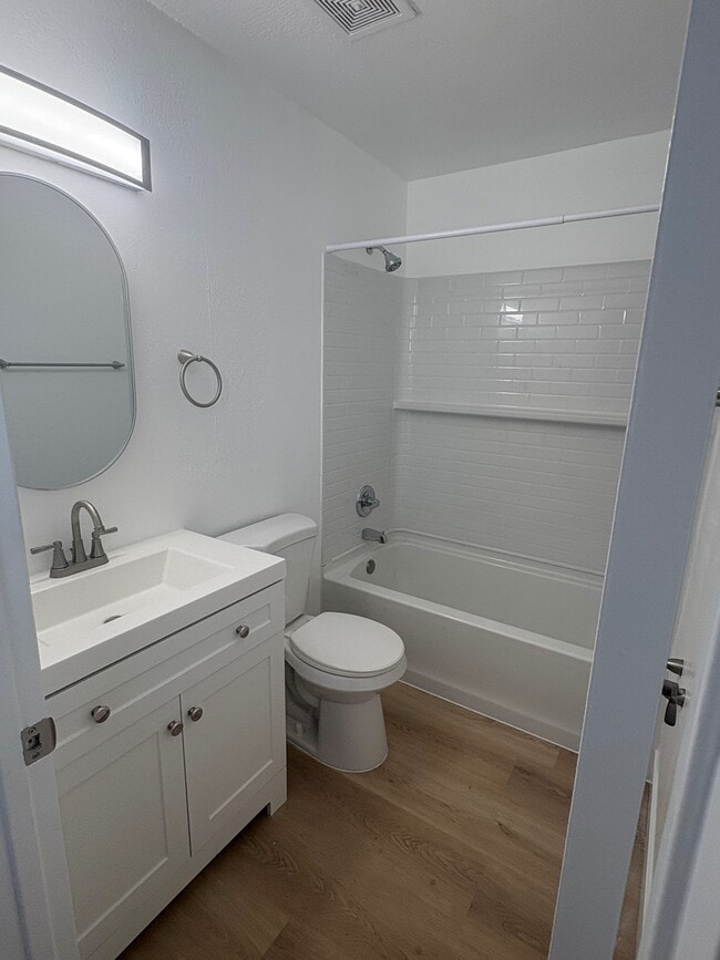 Photo - Excelsior Apartments