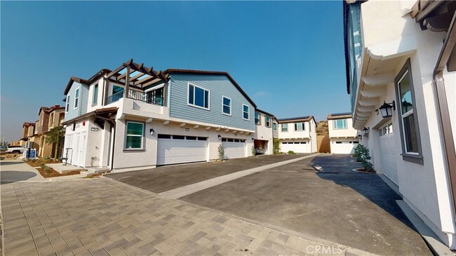 Building Photo - 15166 Horizon St Unit 1