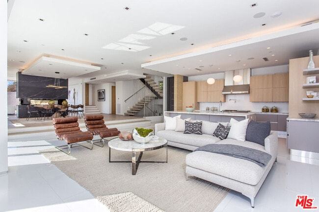 Photo - 1413 Queens Rd
