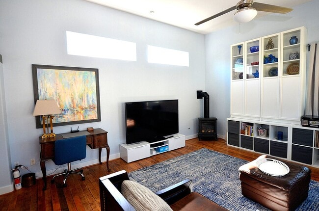 Photo - 1Bd/1Ba Guest house, centrally located.