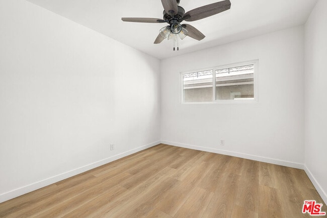 Photo - 340 N Palm Dr Unit 10