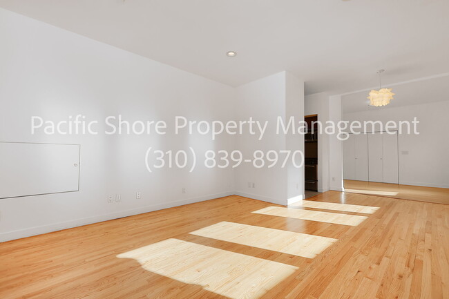 Photo - 545 1/2 Rose Ave Unit 545.5