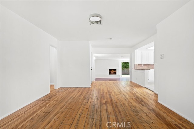 Photo - 6230 Zelzah Ave