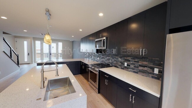 Photo - 3135 Hugo St