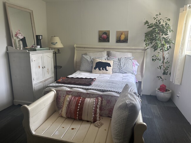 Bedroom being for rental - 435 Willapa Ln House