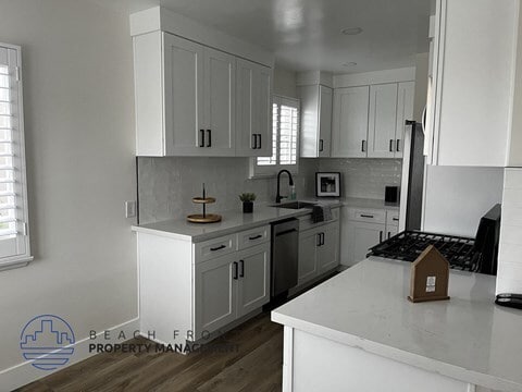 Photo - 2923 Manhattan Ave