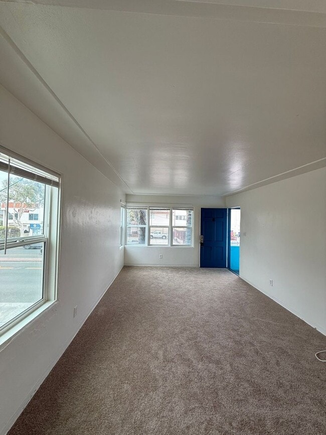 Mission Beach 1 Bedroom - Mission Beach 1 Bedroom Condo Unit Downstairs