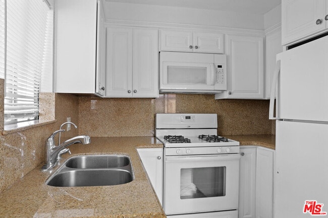 Photo - 324 Stepney St Unit 8