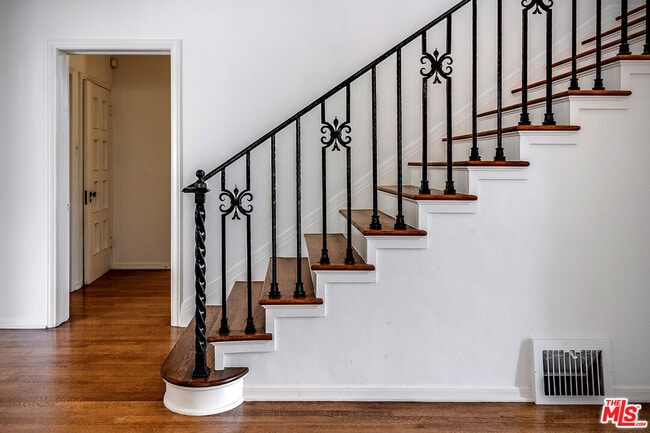 Photo - 157 N Las Palmas Ave