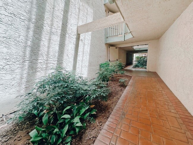 Photo - 2 Bedroom, 2 Bath, 1200 square feet, Gated Community