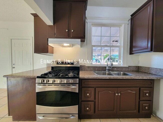Photo - 1815 E 11th St