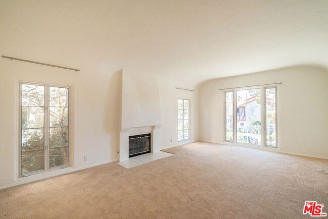 Photo - 441 S Bedford Dr