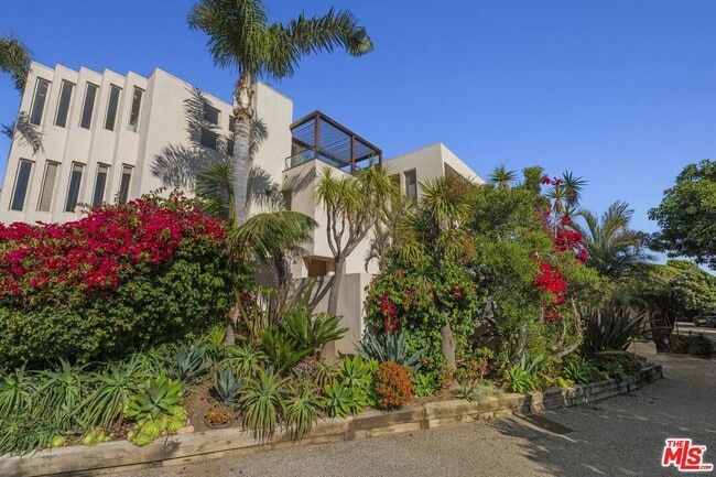 Photo - 31851 Seafield Dr