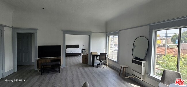 Building Photo - 1604 W Pico Blvd
