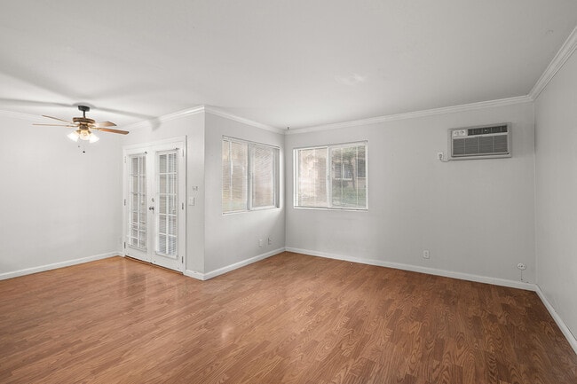 Photo - 1280 W Main St