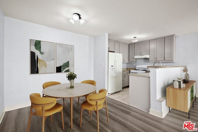 Photo - 18530 Hatteras St Unit 115