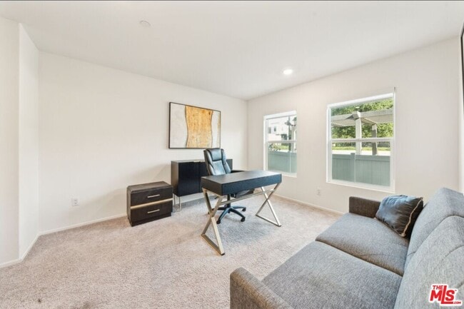 Photo - 605 Daniel Freeman Cir