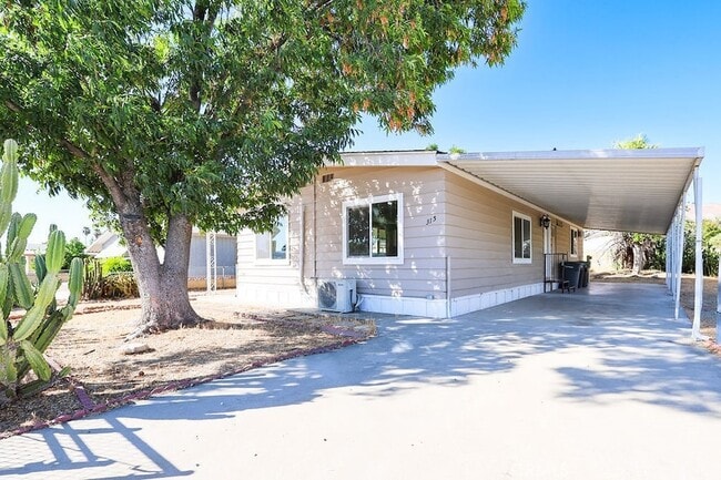 Photo - 315 N Palomar Ave