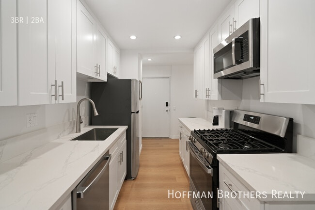 Photo - 7441 Hazeltine Ave Unit 201