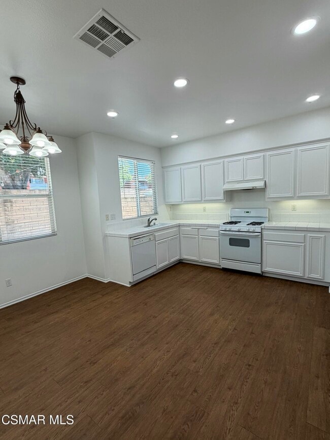 Photo - 1719 Watercrest Way