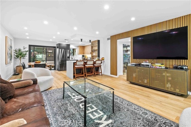 Building Photo - 635 E Magnolia Blvd Unit B