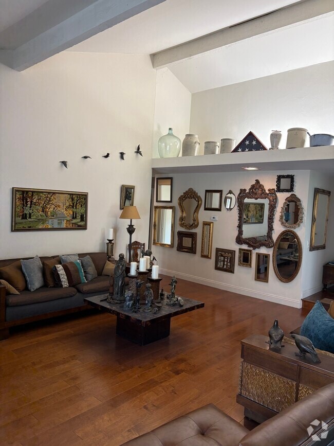 Building Photo - 26896 Via Grande Rental