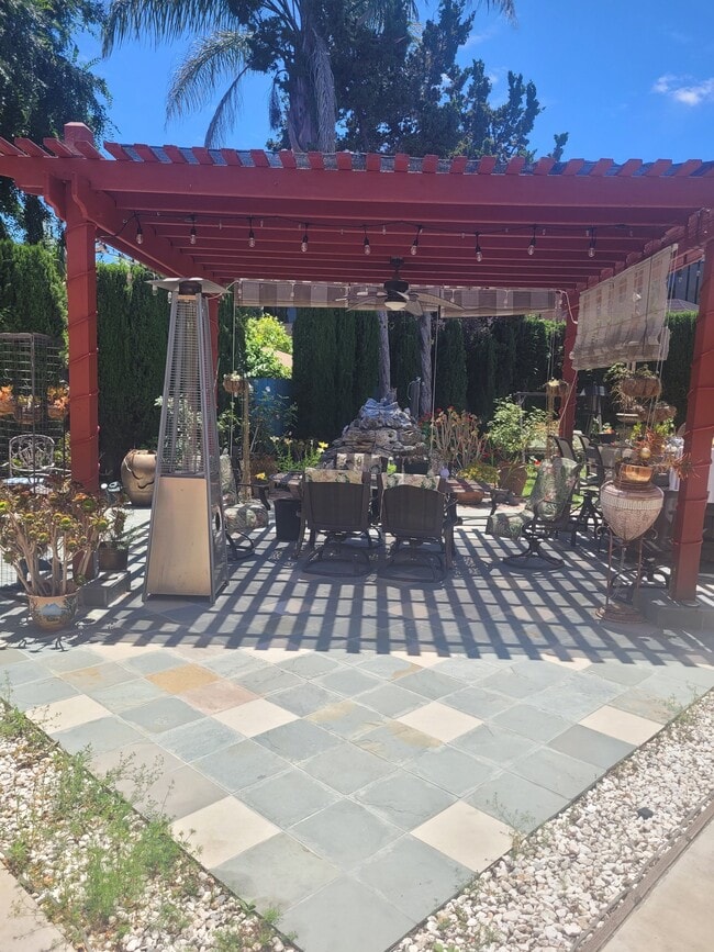 Photo - 213 N Helena St