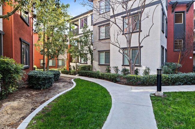 Photo - Rockwood at the Cascades