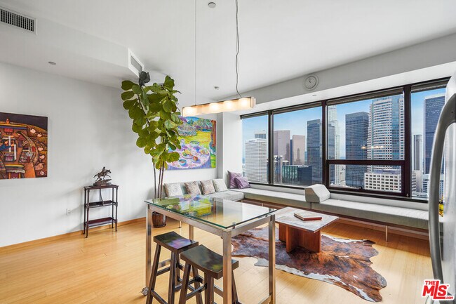 Building Photo - 1100 Wilshire Blvd Unit 2610