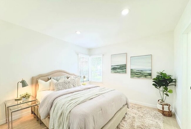 Photo - 20323 Lorne St