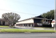 Park Plaza Apts - Park Plaza Apts