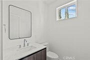 Photo - 13944 Vanowen St