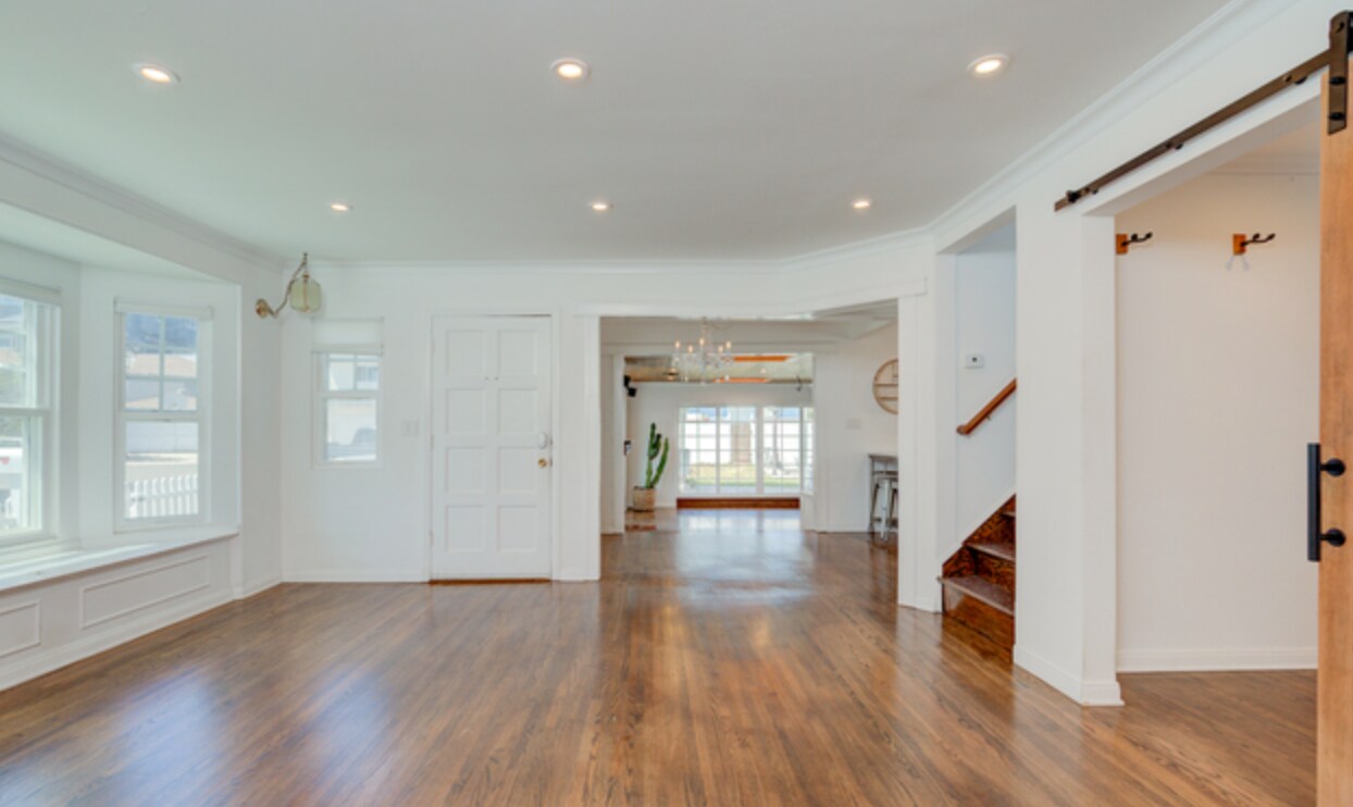dining room - 7612 Earldom Ave