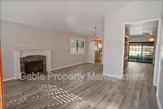 Photo - 27553 Saffron Ln