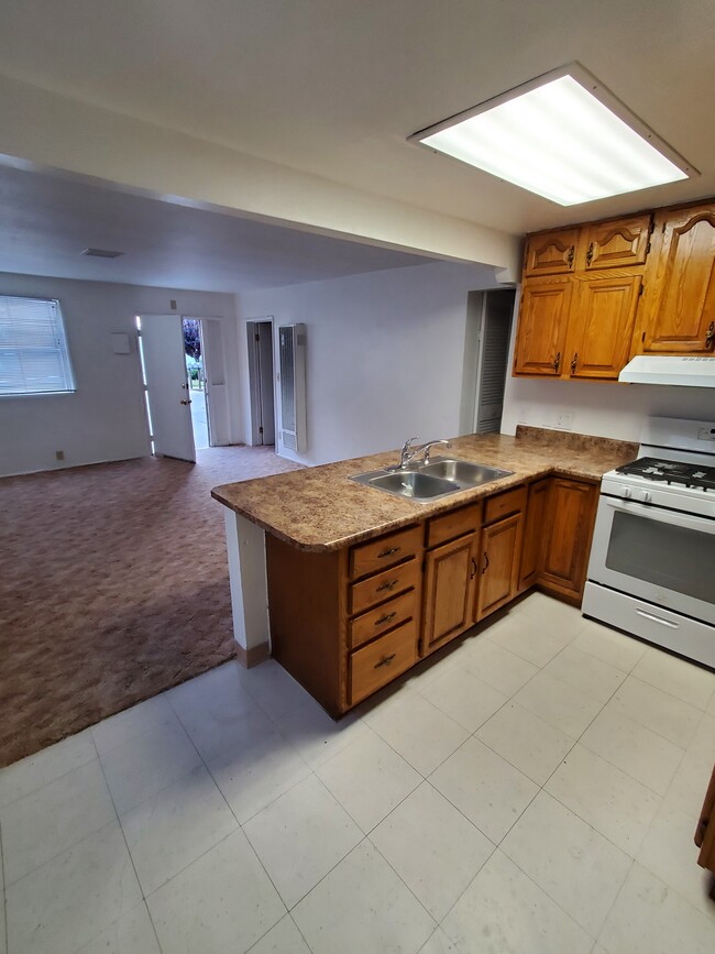 Building Photo - 335 El Medio St Unit C