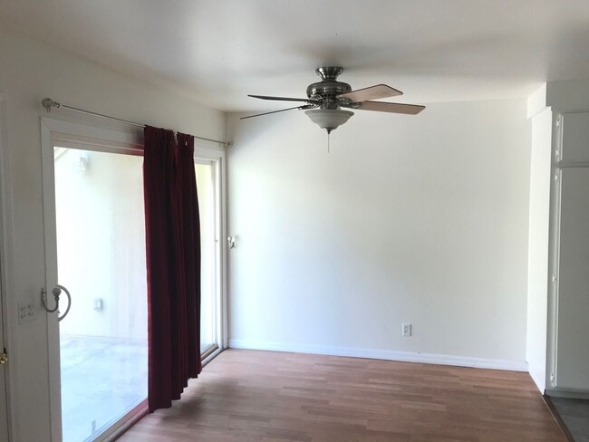 Photo - 3 Bedroom Townhome for Lease in Highly Des...