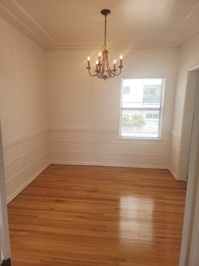 447 E DINING RM - 447 N Oakhurst Dr Apartments Unit E