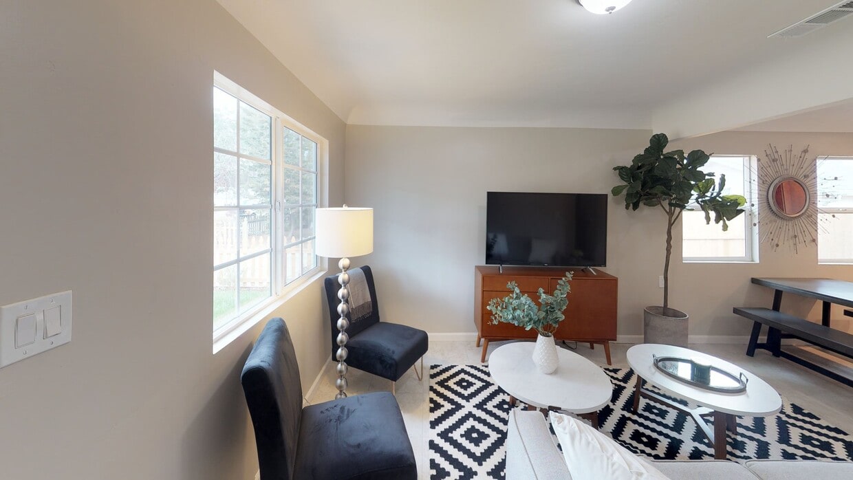 3D Tour - 3551 Nile St House