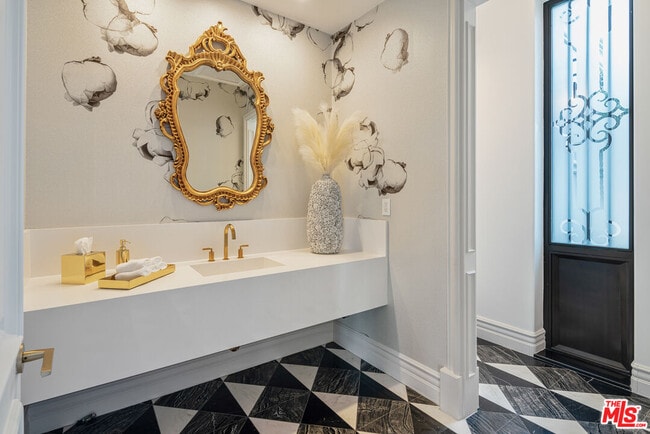 Photo - 402 Doheny Rd