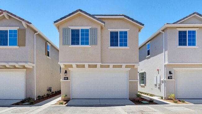 Spacious 4-Bedroom Home with Private Yard ... - Spacious 4-Bedroom Home with Private Yard ...