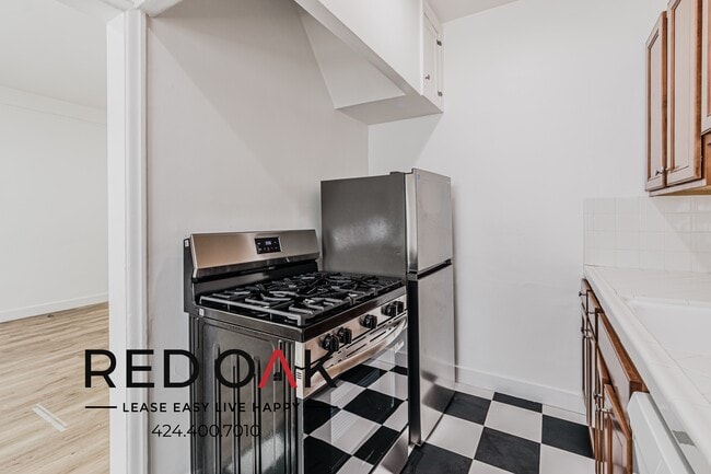 Photo - 1818 Whitley Ave Unit 203