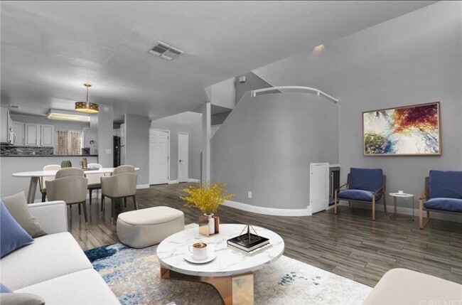 Building Photo - 6036 Hazelhurst Pl Unit G