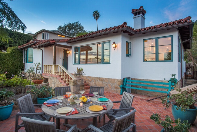 Unparalleled charm & warmth...Santa Barbar... - Unparalleled charm & warmth...Santa Barbar... House