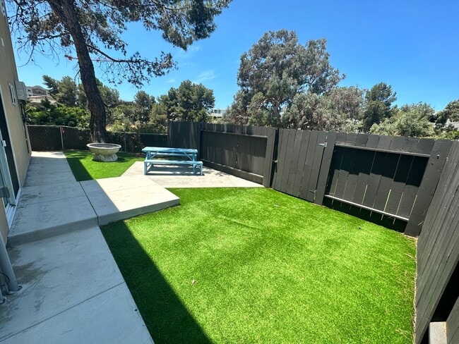 Photo - 4 bed house on Adobe!