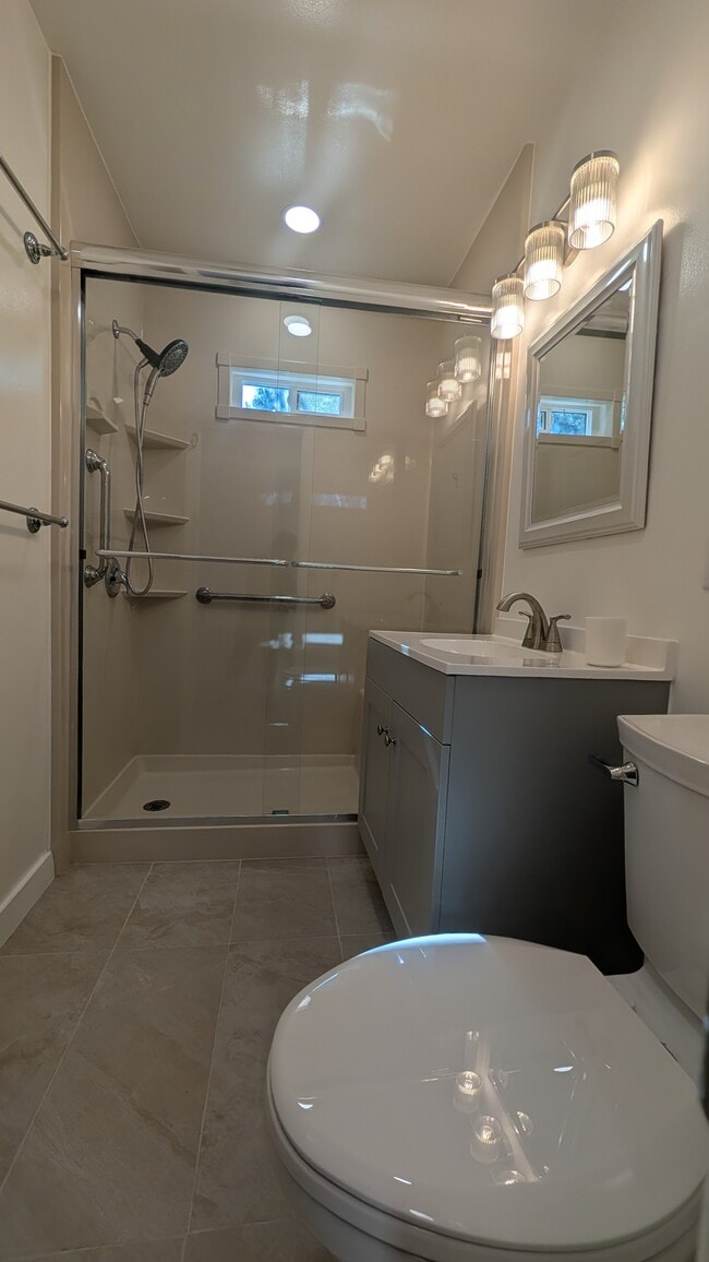 Photo - 3232 Brookhill St