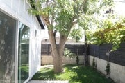Photo - 729 Center St Townhome