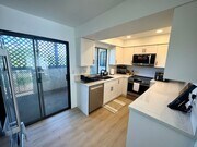 Photo - 400 S Flower St